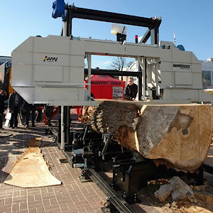 Станок WM1000 означает выход Wood-Mizer на рынок широких ленточных пил  