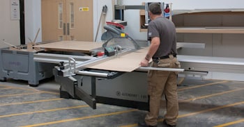 Exmedia наращивает производство с панельной пилой Altendorf F45  