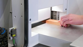 Компания Stiles Machinery представляет комплексный производственный центр для изготовления дверей Shaker с узкой обвязкой  