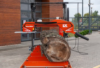 Новая двурельсовая пилорама Wood-Mizer LX250 для выпуска широких досок  