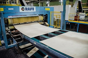 Raute продолжает сотрудничать с российскими производителями фанеры  