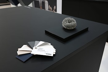 REHAU успешно сотрудничает с Decorative Panels Lamination  