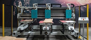 Шлифовальный станок с тремя шлифовальными станциями  