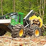 Трелевочный трактор John Deere H-серии с функцией Autoshift  