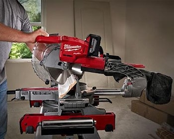 Маятниковая пила Milwaukee M18 FUEL  