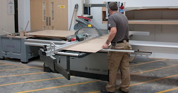 Exmedia наращивает производство с панельной пилой Altendorf F45  